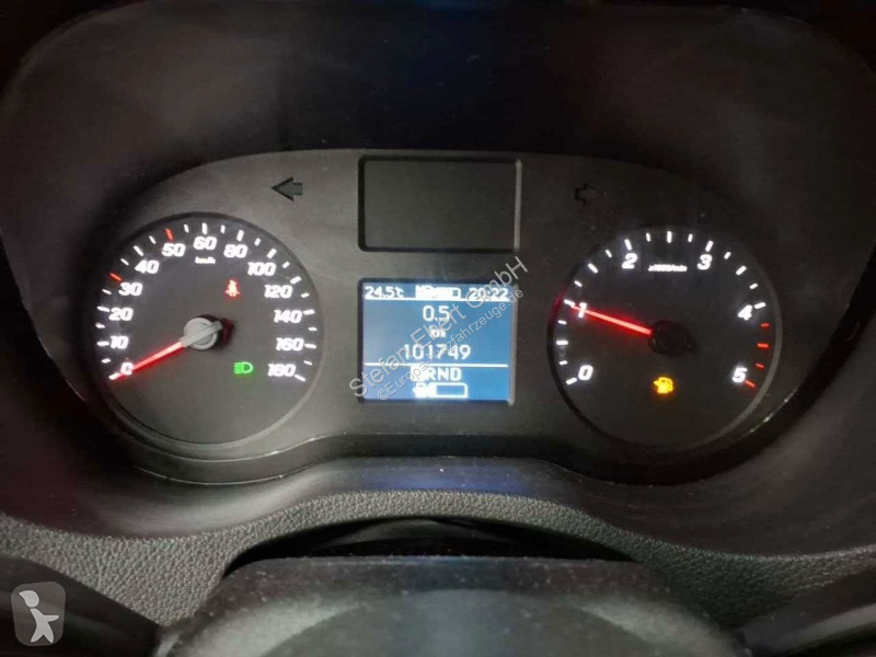 Véhicule utilitaire Mercedes 215 CDI 9G...