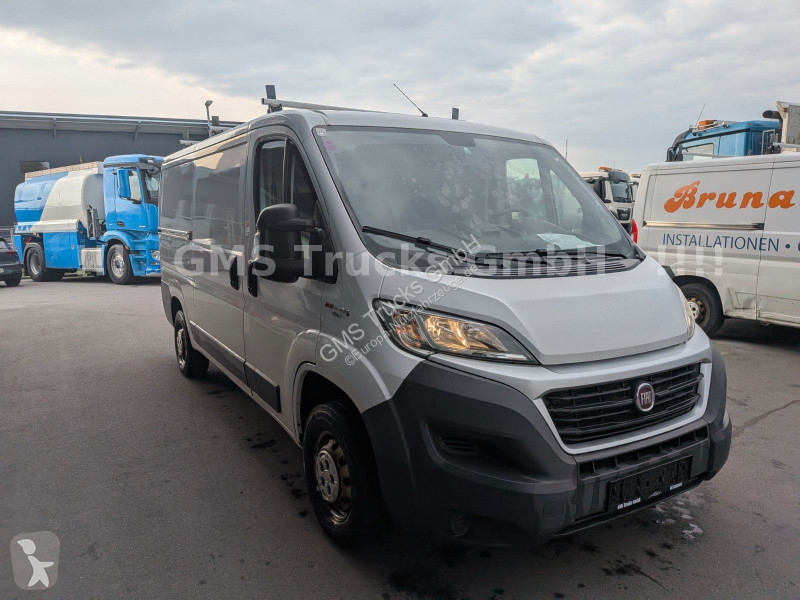 Véhicule utilitaire Fiat Multijet 130 / Nur...
