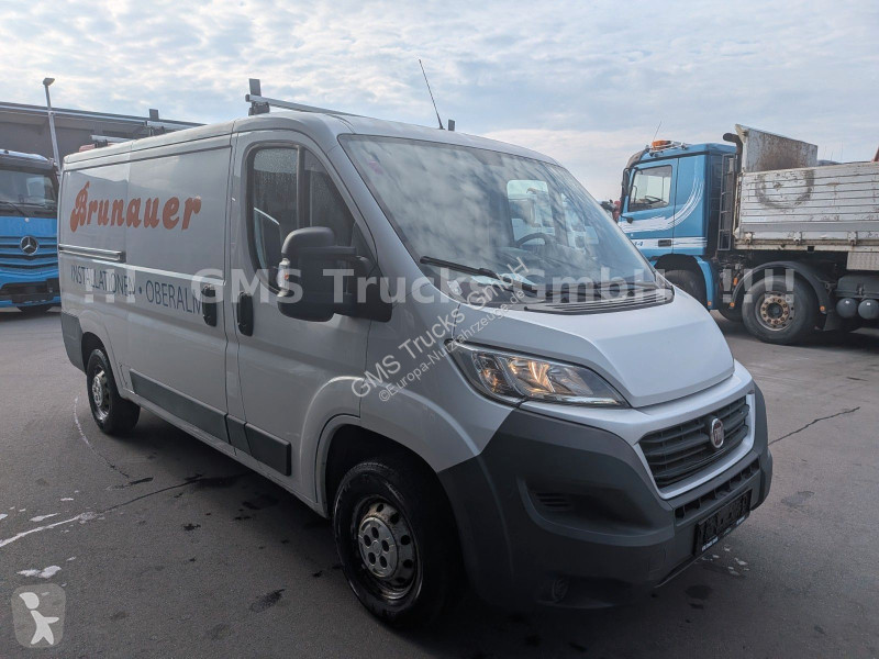 Véhicule utilitaire Fiat Multijet 130 / Nur...