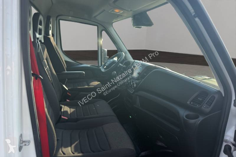 Iveco 35C16H van
