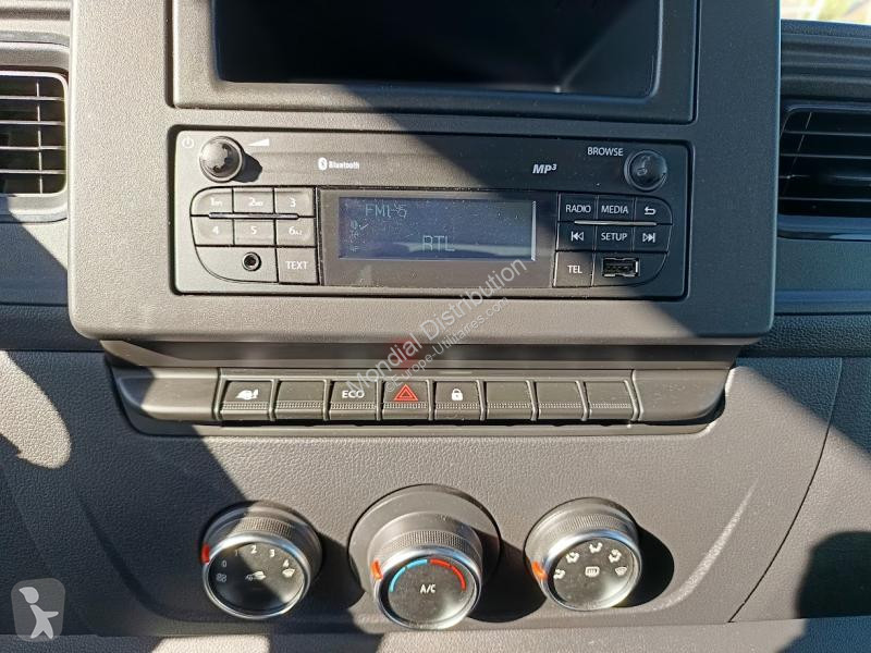 Véhicule utilitaire Renault 2.3 dci RJ3500