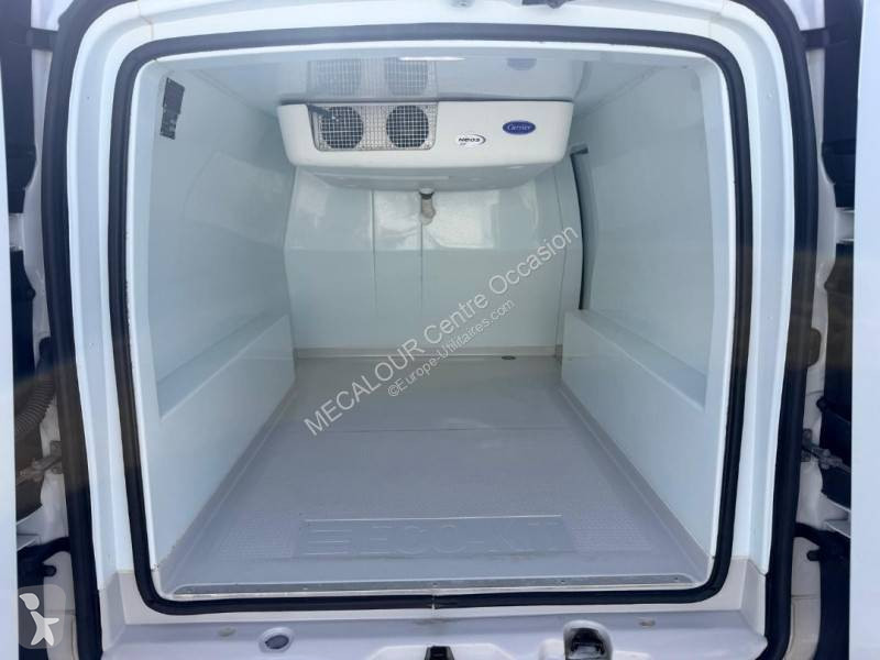 Véhicule utilitaire Nissan