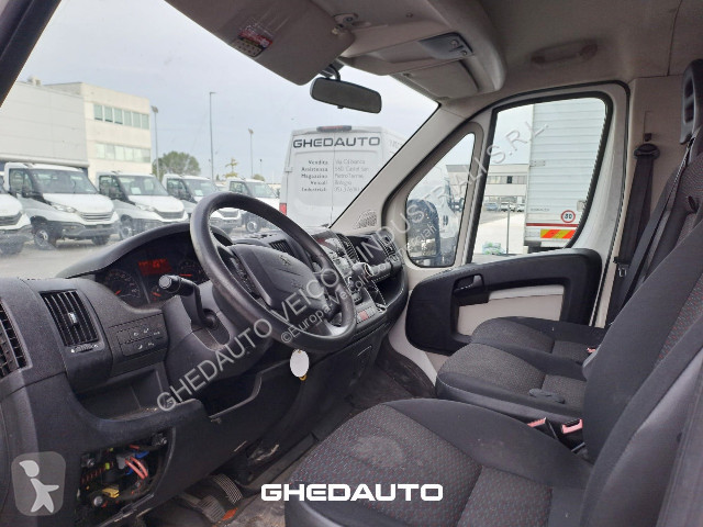Véhicule utilitaire Peugeot BOXER DOPPIA CABINA...