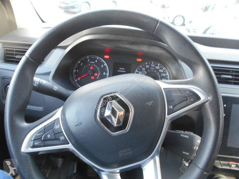 Véhicule utilitaire Renault II