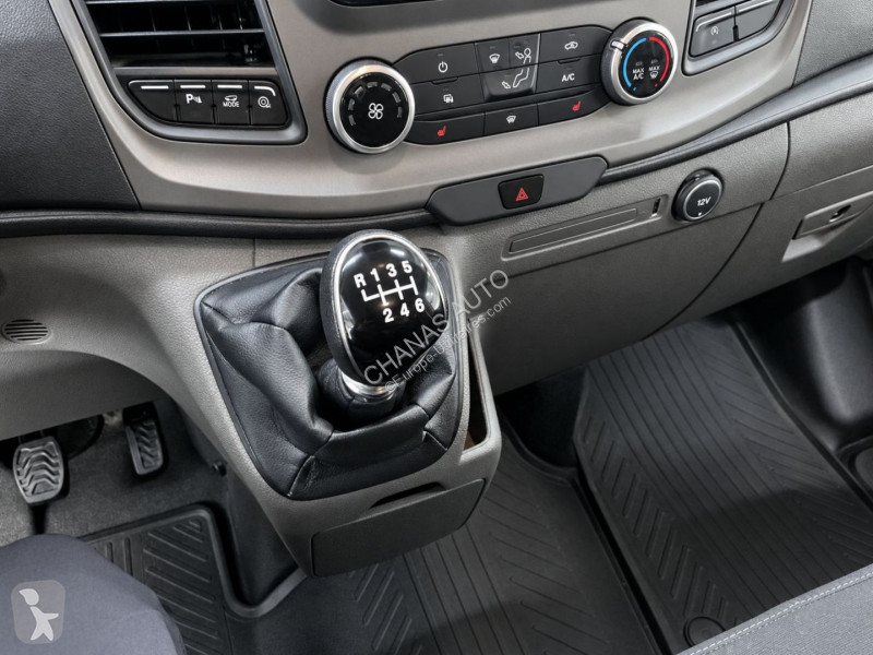 Véhicule utilitaire Ford 320 L2H1 2.0 TDCi 130...