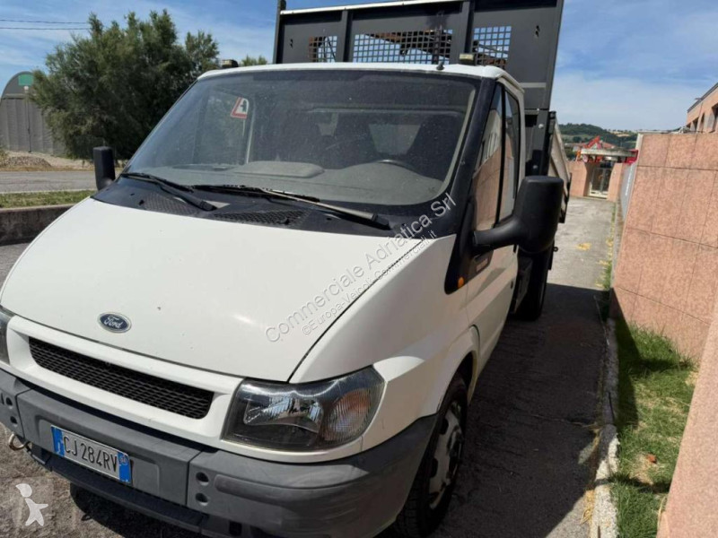 Véhicule utilitaire Ford 125T350