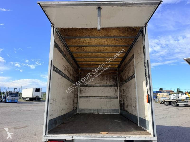Véhicule utilitaire Renault 165 DCI