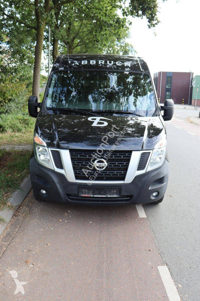 Véhicule utilitaire Nissan