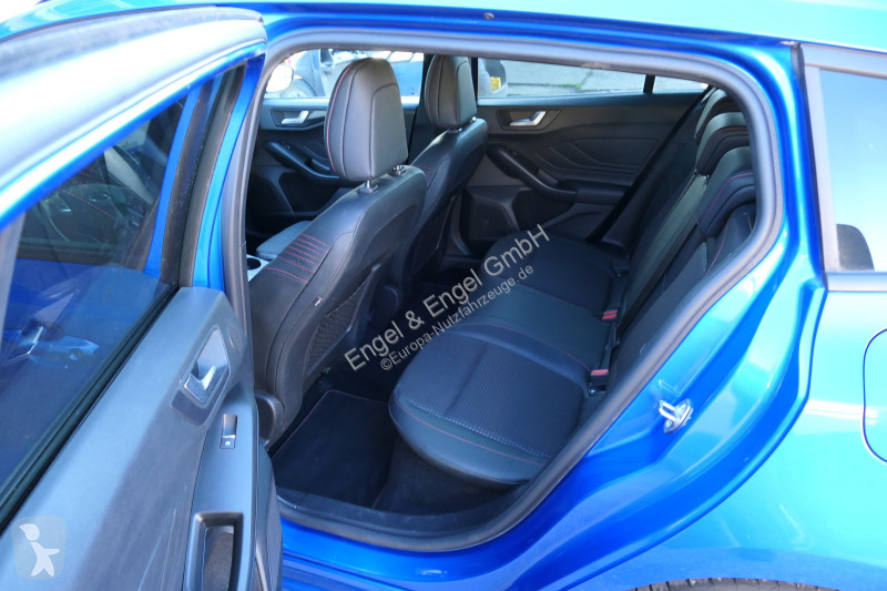 Véhicule utilitaire Ford Focus Turnier ST-Line...