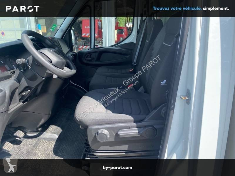 Véhicule utilitaire Iveco 35C16