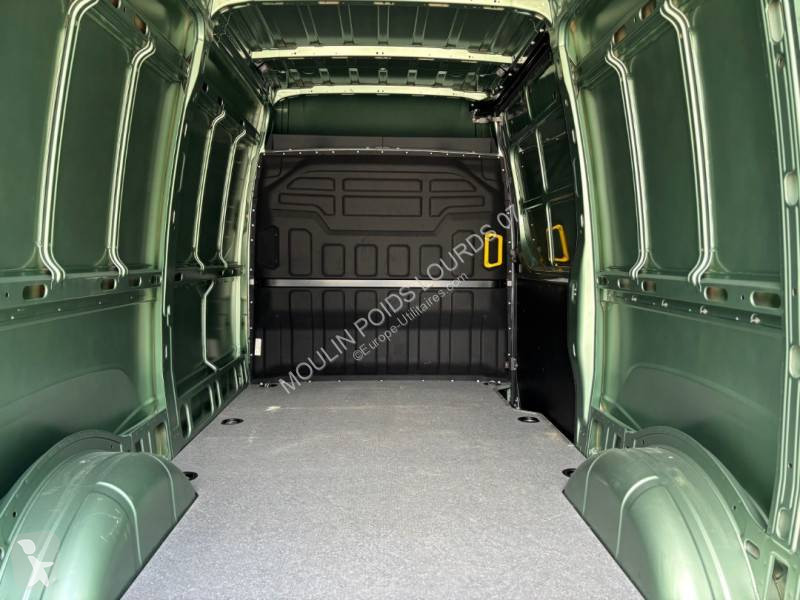 Véhicule utilitaire Iveco 35S16
