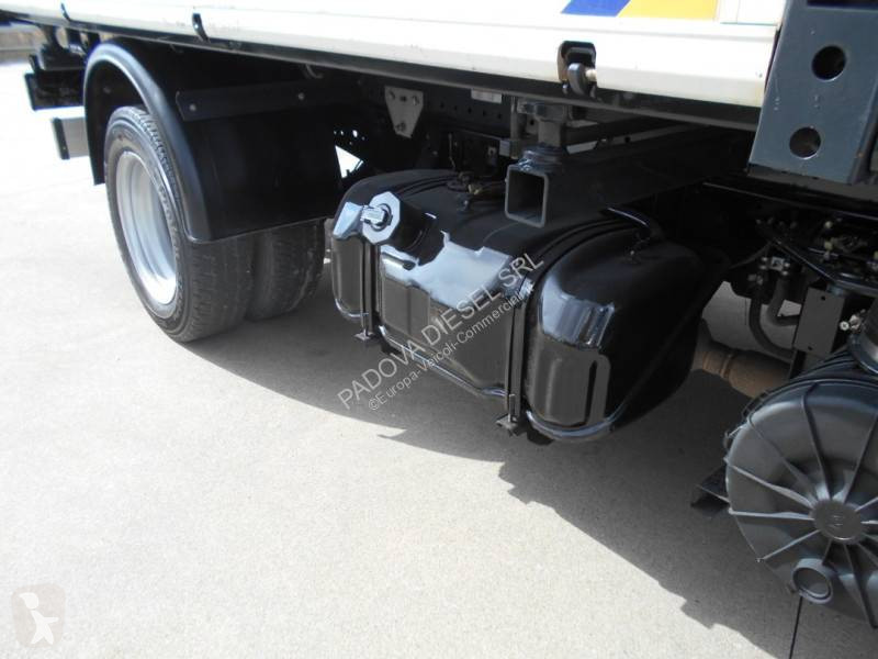 Véhicule utilitaire Isuzu
