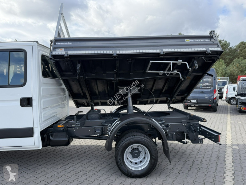 Véhicule utilitaire Iveco 70C18 V H