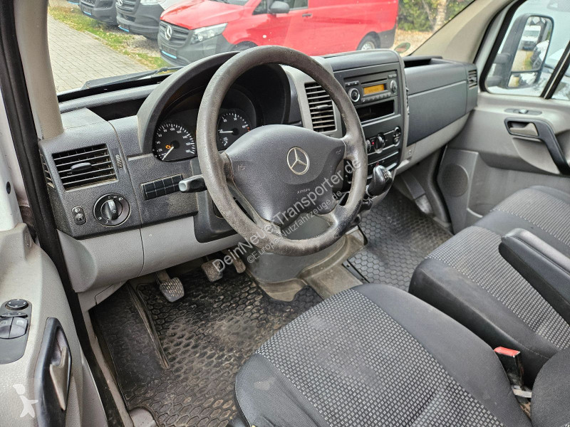 Véhicule utilitaire Mercedes 311 CDI KOFFER TÜV...