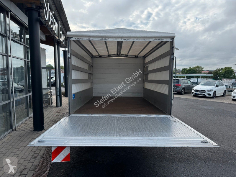 Véhicule utilitaire Iveco 35S16...