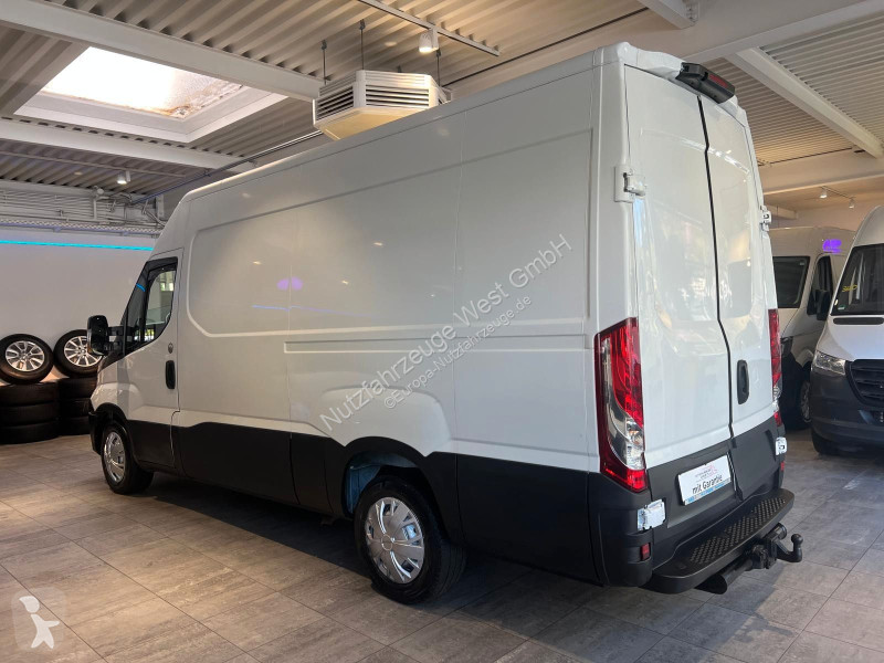 Užitkové vozidlo Iveco 35S16...