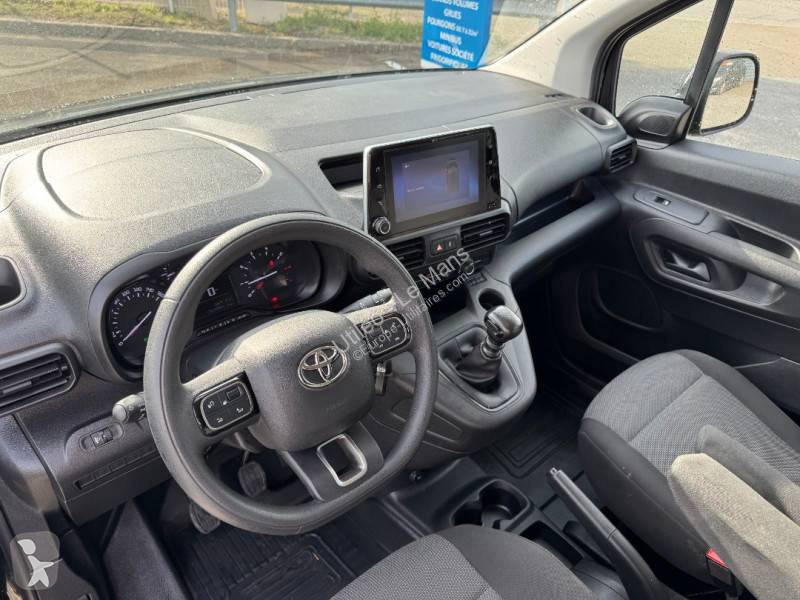 Véhicule utilitaire Toyota MEDIUM 1.5L 100CH D-4D