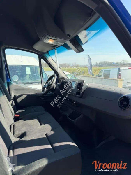 Mercedes  van