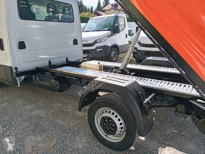 Véhicule utilitaire Iveco 33S12