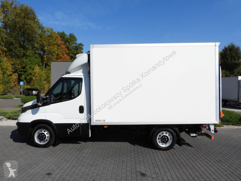 Véhicule utilitaire Iveco 35S16 DAILY