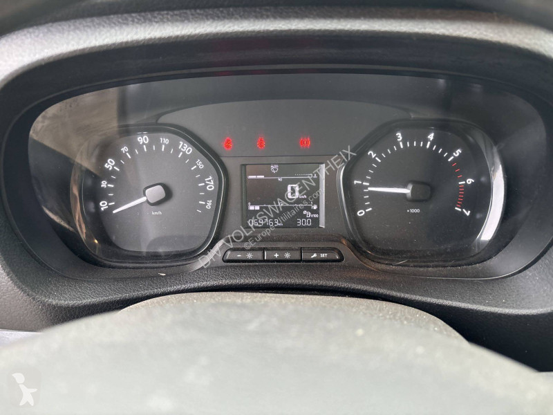 Véhicule utilitaire Citroën JUMPY FGN M BLUEHDI...