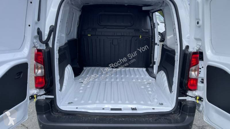 Véhicule utilitaire Peugeot 1.5 HDI 100CH BVM6