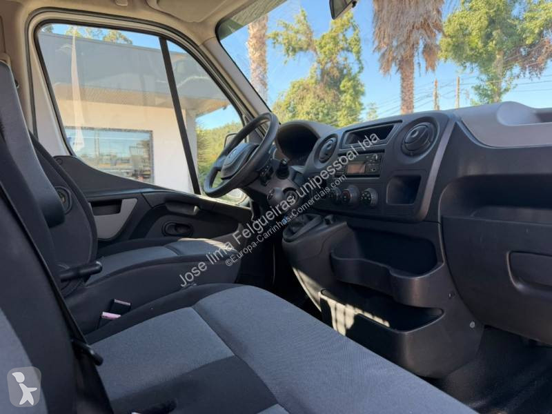 Véhicule utilitaire Renault 125 DCI
