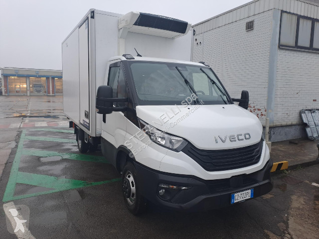 Véhicule utilitaire Iveco DAILY 35C16H3.0...