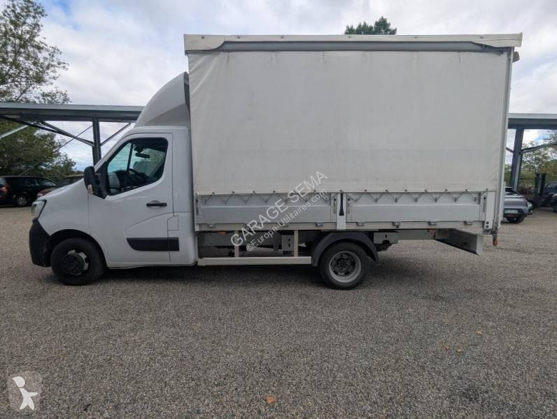 Véhicule utilitaire Renault 2.3 DCI 145