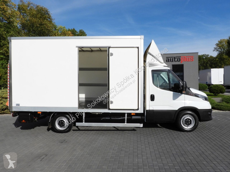 Véhicule utilitaire Iveco 35S16 DAILY