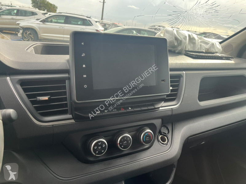 Véhicule utilitaire Nissan II 2.0 DCi 130 L1H1...