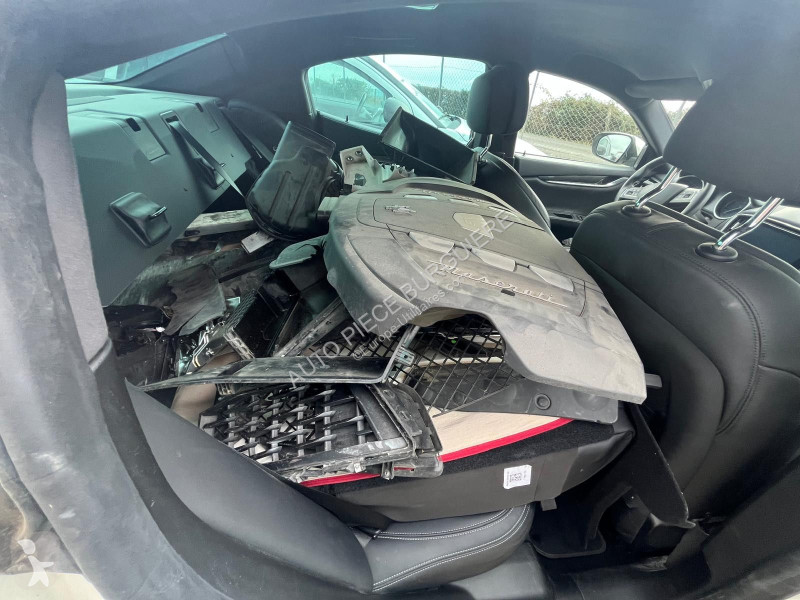 Véhicule utilitaire Maserati 3.0D V6 275 / FW992