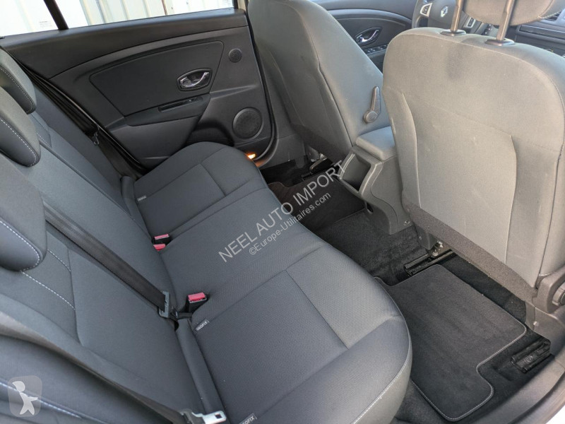 Užitkové vozidlo Renault MEGANE III ESTATE 1.5...