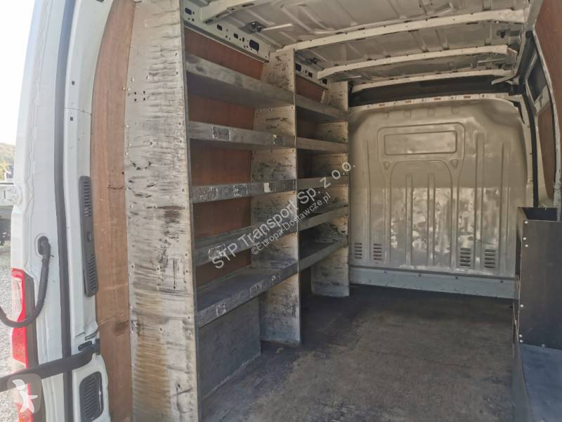 Véhicule utilitaire Renault 2.3 DCI 125