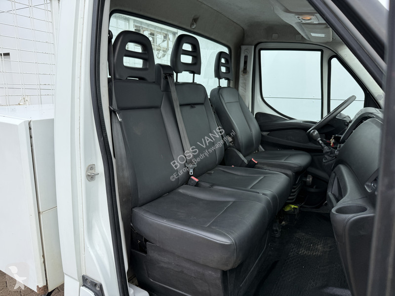 Véhicule utilitaire Iveco 35C12 2.3