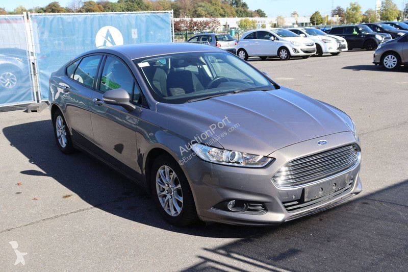 Véhicule utilitaire Ford