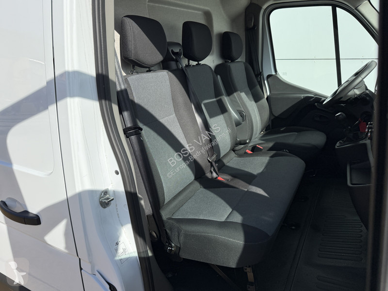 Véhicule utilitaire Renault 2.3DCi 135PK
