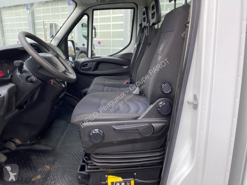 Véhicule utilitaire Iveco 35C14 Empattement...