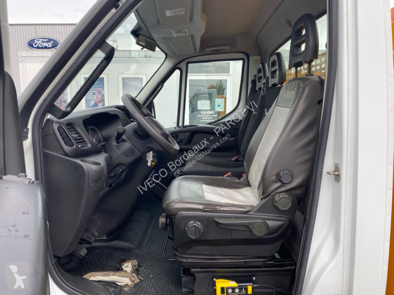 Véhicule utilitaire Iveco 35C14 Empattement...
