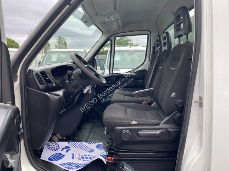 Véhicule utilitaire Iveco 35C14 empattement...