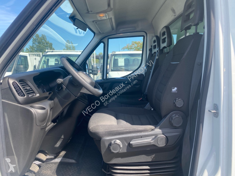 Véhicule utilitaire Iveco 35C16H empattement...