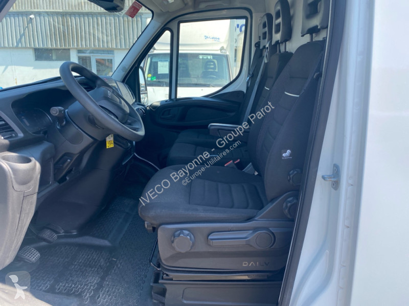 Véhicule utilitaire Iveco 35S14 2.3 V12