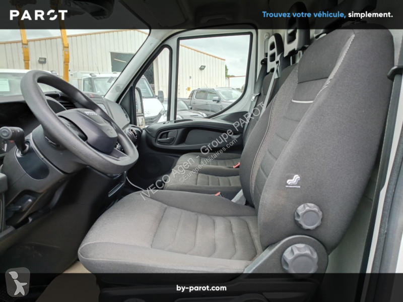 Véhicule utilitaire Iveco 35S14 V12