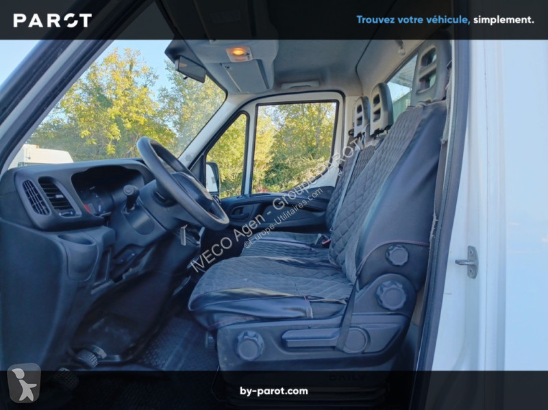 Véhicule utilitaire Iveco 35C18H empattement...