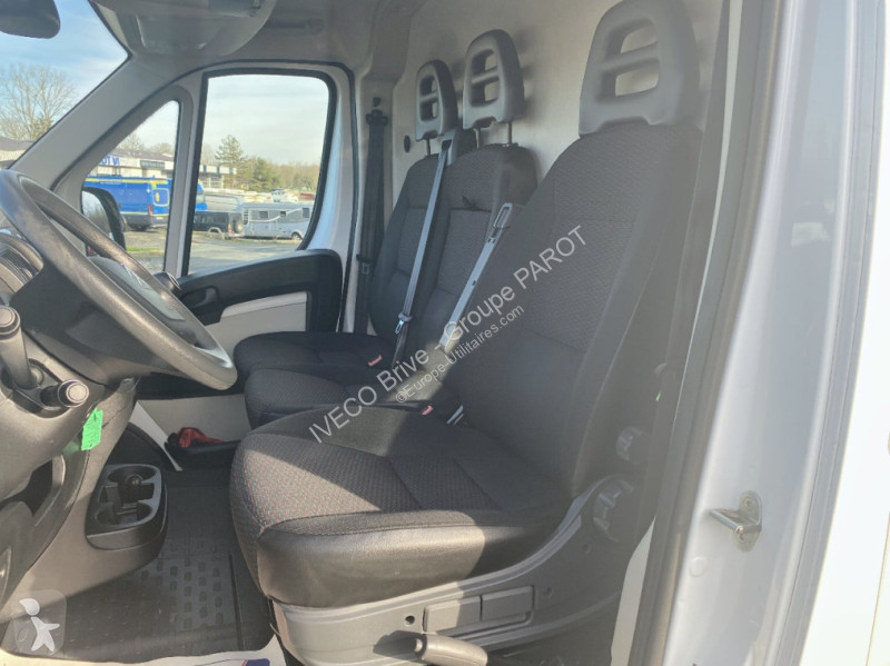 Véhicule utilitaire Citroën 30 L2H2 2.2 BlueHDi...