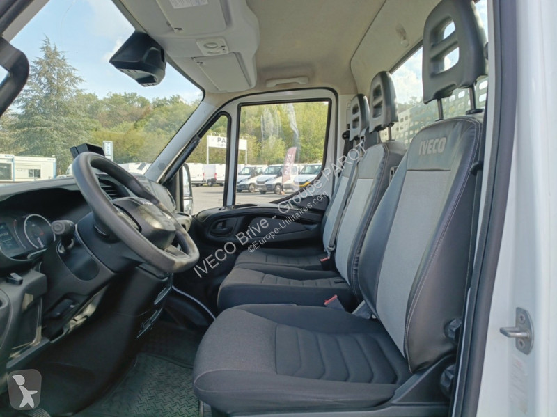 Véhicule utilitaire Iveco 35C14 empattement 3750