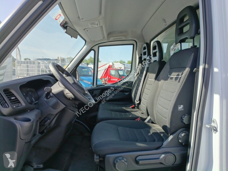 Véhicule utilitaire Iveco 35C16H empattement...