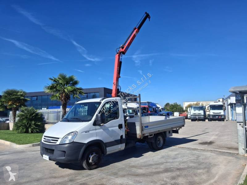 Véhicule utilitaire Iveco 35C12