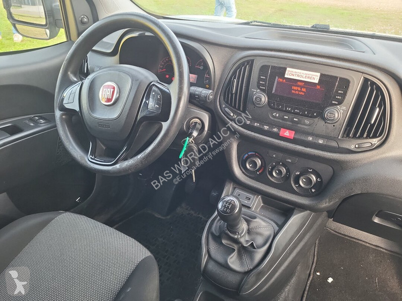 Véhicule utilitaire Fiat 95pk Doblò