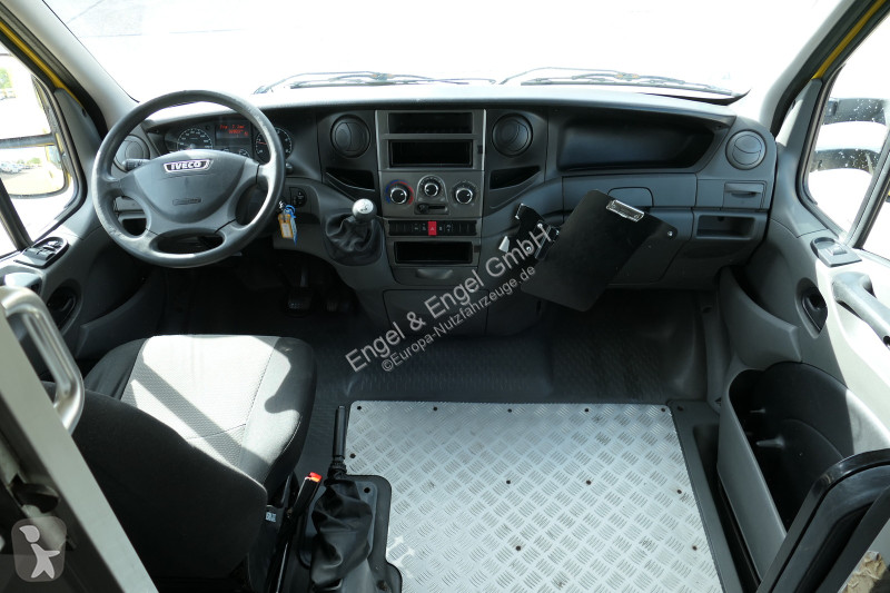 Véhicule utilitaire Iveco Daily 35 S11 C30C...